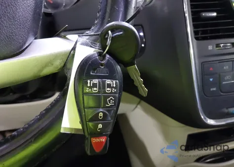 2015 Chrysler Town & Country Touring из США, поврежденный, VIN 2C4RC1BG8FR608555